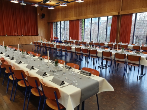 Saal mit Bühne